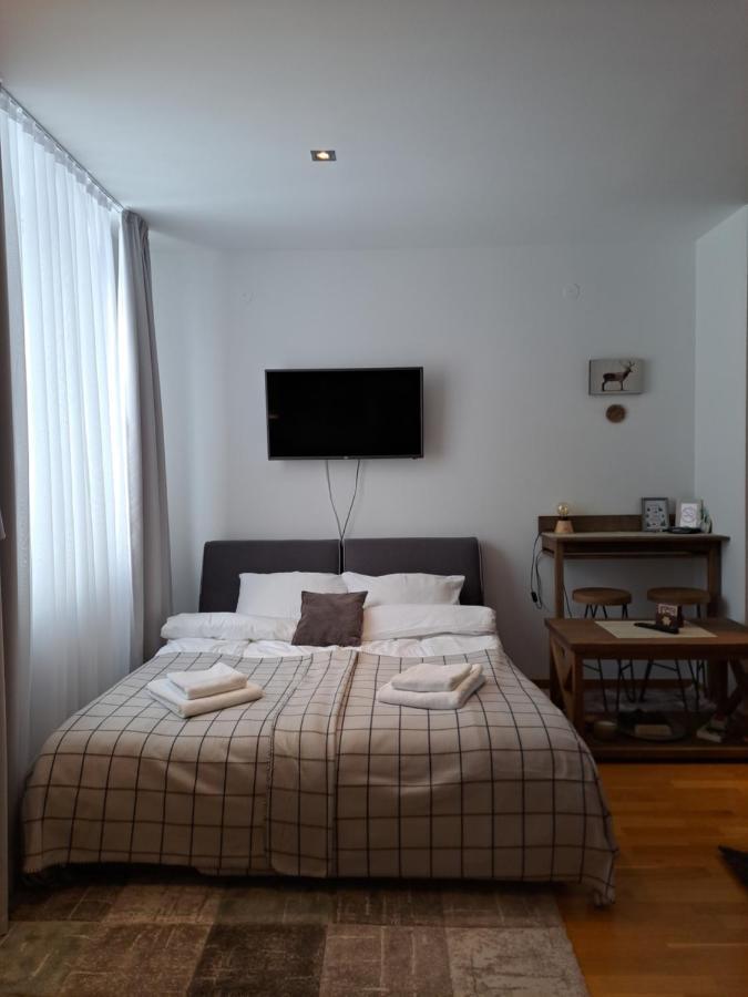 Falling Star Apartman Brzeće מראה חיצוני תמונה